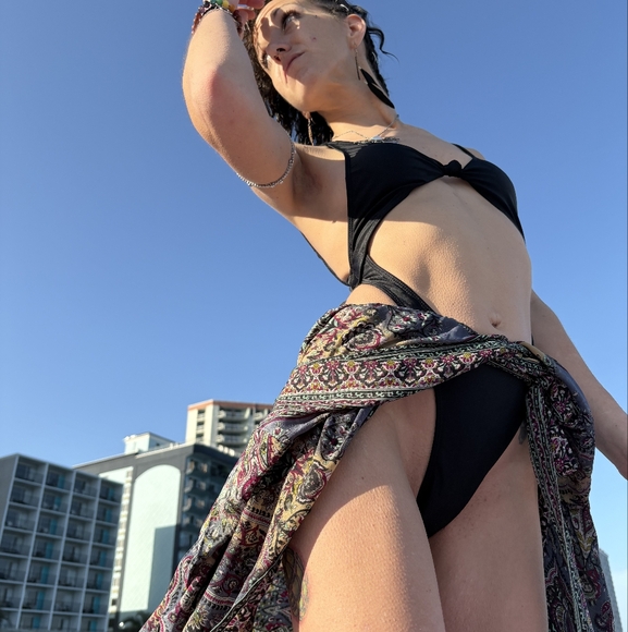 Lingerie, dresses, tops, heels, handbags, accessories Sizes XS-M Shoes 7-7.5 US - Picture 8 of 8